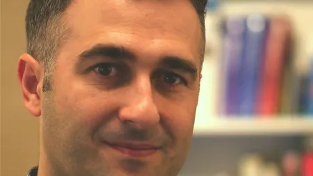 Un barman român a ajuns lector la o universitate din Marea Britanie