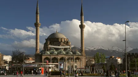 O moschee cu capacitate de 2.000 de persoane, construită în Bucureşti. Află unde şi în cât timp