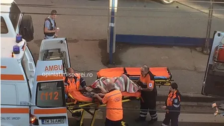 SITUAŢIE INCREDIBILĂ în Timişoara. O femeie a născut în staţia de tramvai