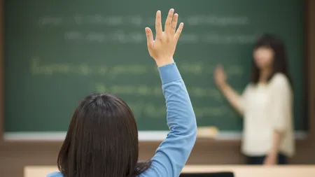 O profesoară riscă 10 ani de închisoare din cauza unor poze arătate elevilor FOTO