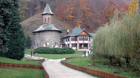 SCANDAL şi BĂTAIE la Mănăstirea Prislop. O femeie a ajuns la spital