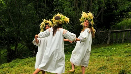 MESAJE DE SANZIENE 2019. Ce urări le poţi face celor dragi de Sânziene