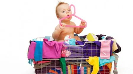 Hainele copiilor: Cum să cheltui mai puţini bani când le cumperi