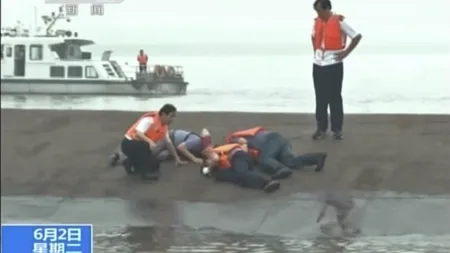 Feribot cu 458 de persoane scufundat într-un fluviu din China. Şapte oameni au murit UPDATE