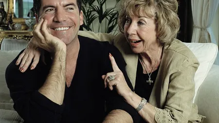 Mama lui Simon Cowell a murit