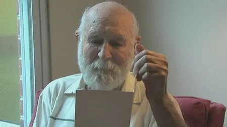 S-a certat cu FIUL SĂU şi nu au mai vorbit. Scrisoarea primită la 26 de ani după moartea TÂNĂRULUI FOTO