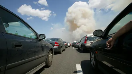 INFOTRAFIC. Situaţia traficului rutier în cursul zilei de sâmbătă: Drumul spre mare, extrem de aglomerat