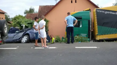 Accident cumplit în Arad. Tatăl şi fiul au murit într-un accident rutier