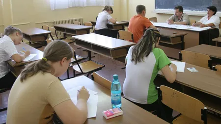 REZULTATE BAC 2015. Şoc pentru profesorii de la BAC. O elevă din Tecuci a predat FIŢUICILE odată cu lucrarea