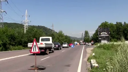 DN 1, blocat mai bine de 13 ore pe sensul spre munte, din cauza unui TIR răsturnat