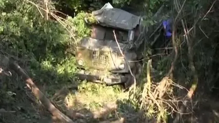 Camioane militare răsturnate în Chişinău, 4 răniţi VIDEO