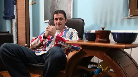 Un îndrăgit prezentator tv a albit şi a slăbit enorm. Cosmin Cernat e de nerecunoscut FOTO