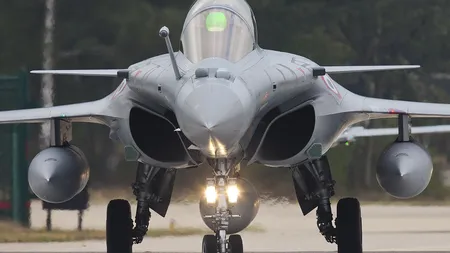 Egiptul primeşte primele avioane Rafale de la francezi