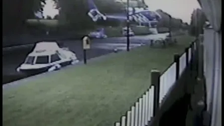 Un PILOT de ELICOPTER a distrus un BAR după ce a încercat să aterizeze lângă el VIDEO