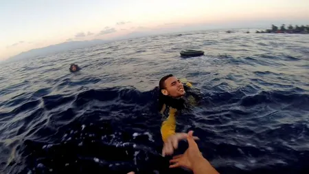 O ambarcaţiune cu imigranţi clandestini s-a scufundat în Marea Egee. 17 persoane dispărute