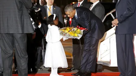 Ghici cine vine la cină: Dineu în familie pentru Barack Obama, după sosirea în Kenya VIDEO