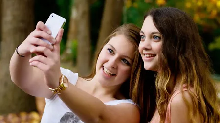 Selfie-urile înlocuiesc codul PIN al cardurilor. Metodă revoluţionară de plată online VIDEO