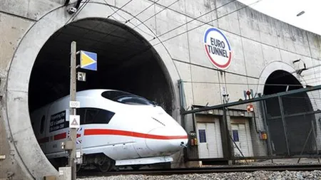 Traficul prin tunelul de sub Canalul Mânecii, perturbat de un protest al imigranţilor