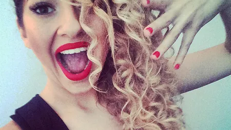 Splash! vedete la apă: Lidia Buble, SURPRINSĂ în direct cu un CADOU INEDIT