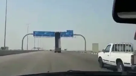 Accident SPECTACULOS pe autostradă în Arabia Saudită VIDEO