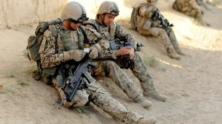 DISPARIŢIE MISTERIOASĂ în Afganistan: Soldaţi de negăsit după ce au intrat într-o grotă veche