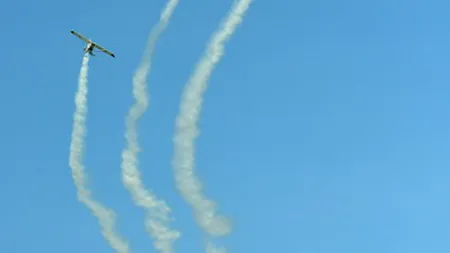 Tragedie la un miting aviatic, în Elveţia. Un pilot a murit după ce două avioane s-au ciocnit