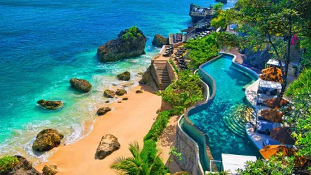 VACANŢE DE LUX. Un cuplu de pensionari români a dat 40.000 de euro pentru a merge în Bali