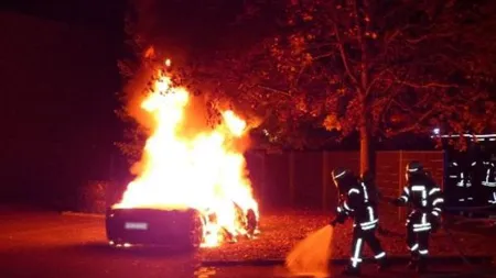 Fiul unui bogătaş şi-a incendiat bolidul de lux, pentru a-şi lua altul