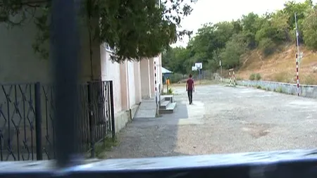 Un poliţist din Vaslui, acuzat că a agresat un băiat şi pe sora lui gravidă