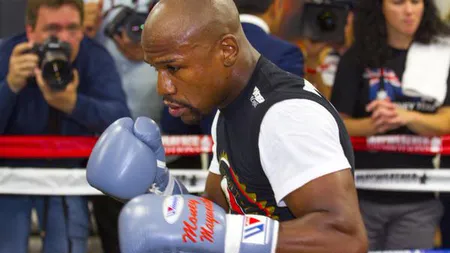 Floyd Mayweather, aroganţa anului. Cum arată bagajul de vacanţă al campionului mondial FOTO