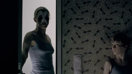 Acesta este FILMUL HORROR care i-a băgat în SPERIEŢI chiar şi pe fanii genului VIDEO TRAILER