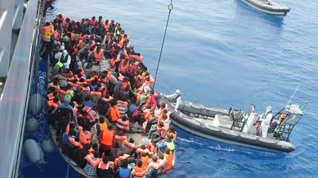 Paza de coastă italiană a salvat peste 4.100 de imigranţi pe Mediterană în 24 de ore