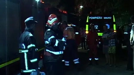 Trei fraţi au scăpat nevătămaţi dintr-un incendiu violent. Un bărbat a murit carbonizat