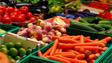 UE despăgubeşte producătorii români de legume și fructe, în urma prelungirii embargoului rusesc
