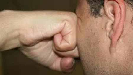 Tânărul bătut la Timişoara este în moarte clinică. Rudele au acceptat donarea organelor