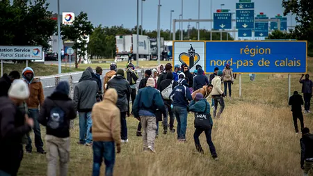 Londra va aloca 10 milioane de euro pe doi ani pentru primirea imigranţilor la Calais