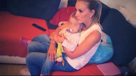 Manechin terorizat de iubitul fotbalist. Scandaluri, BĂTĂI şi un copil chinuit din răzbunare