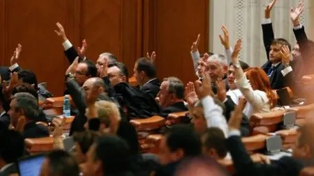 Liberalii din conducerea Parlamentului, obligaţi să cotizeze mai mult la partid