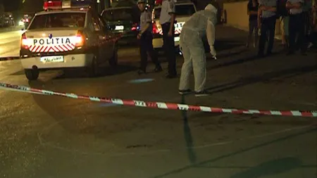 Scene şocante la intrarea în Mogoşoaia. Doi bărbaţi, înjunghiaţi din cauza unei fete VIDEO