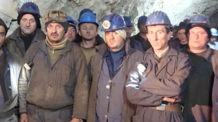 Protestul de la Băiţa ia amploare: 50 de mineri, blocaţi în subteran