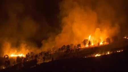 Incendiu devastator în Spania. Sute de persoane au fost evacuate