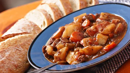 REŢETA ZILEI: Tocăniţă de vită cu legume