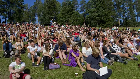 Prima tabără politică pentru tineret pe insula norvegiană Utoya, după masacrul de acum 4 ani din Norvegia