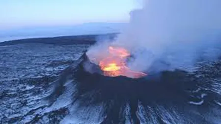 Un vulcan a erupt în Japonia