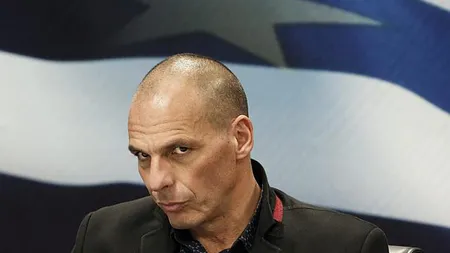 Ministrul de Finanţe francez: Yanis Varoufakis a adus Grecia pe MARGINEA PRĂPASTIEI
