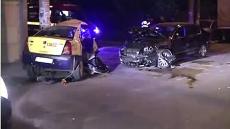 Accident TERIBIL în Bucureşti. Un taximetrist a murit, iar alte două persoane au ajuns la spital VIDEO