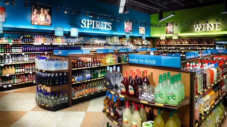 Despăgubire de 180.000 de euro pentru femeia rănită de o găleată de apă în hypermarket