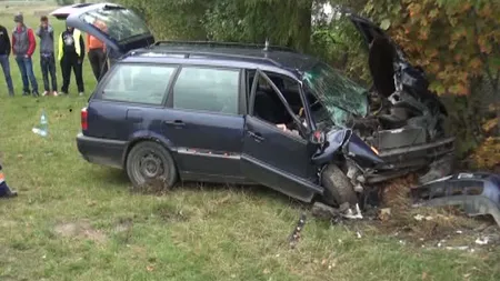 Accident mortal în Suceava. Un poliţist a murit după ce a intrat cu maşina în stâlp