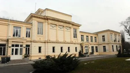 Trei foşti preşedinţi ai României şi un academician vor primi 