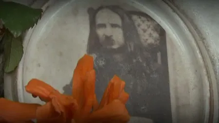 MISTER. Rămăşiţele unui călugăr din Mehedinţi au dispărut din mormânt VIDEO